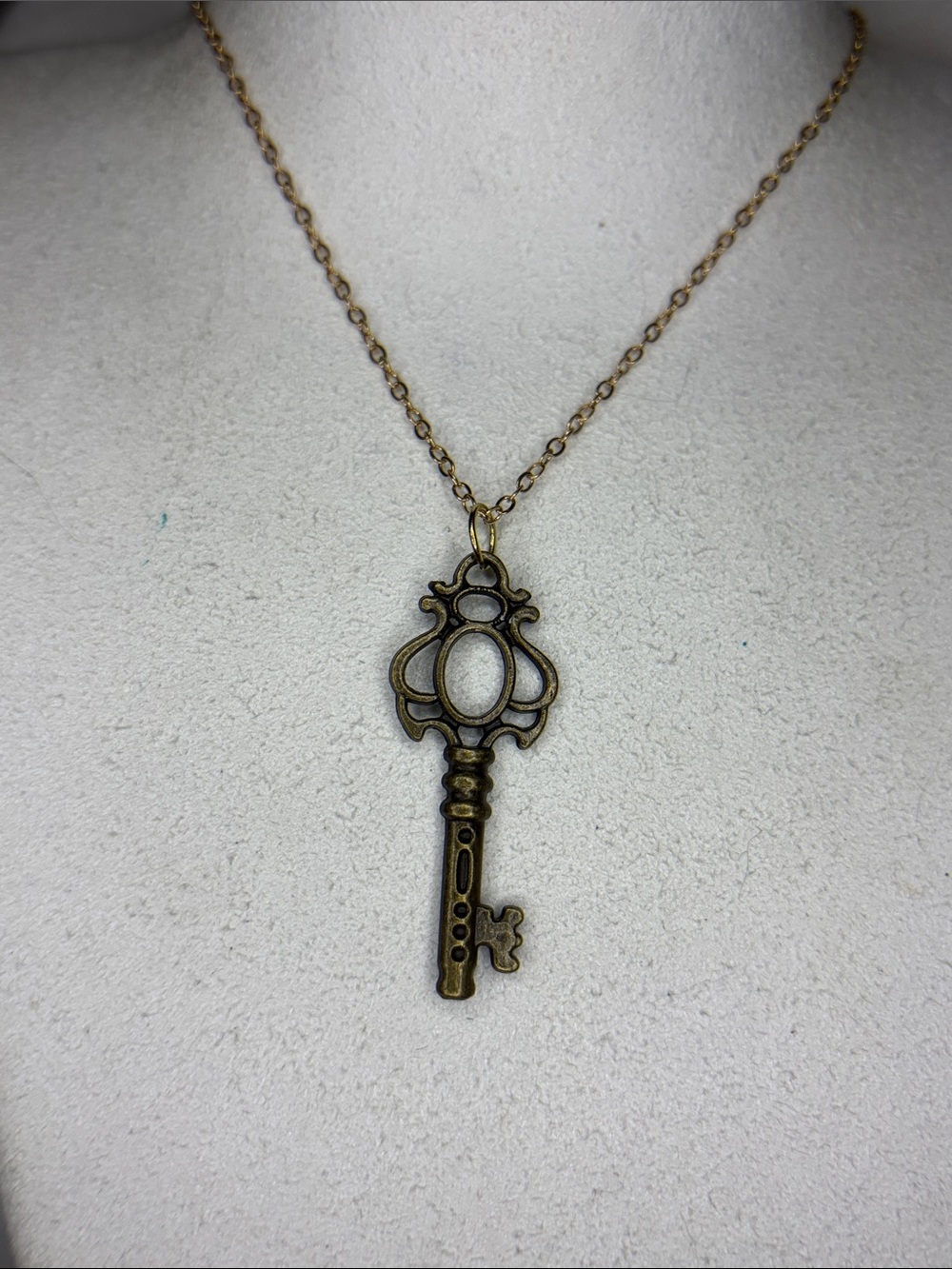Antique-Style Key Pendant Necklace in Brass Tone